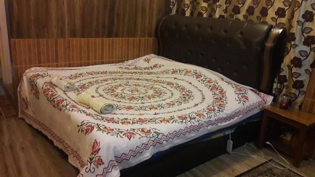 Blooming Dale Hotel Srīnagar Dış mekan fotoğraf