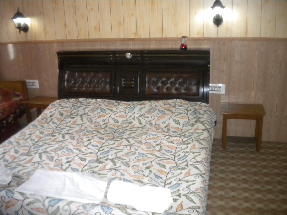 Blooming Dale Hotel Srīnagar Dış mekan fotoğraf