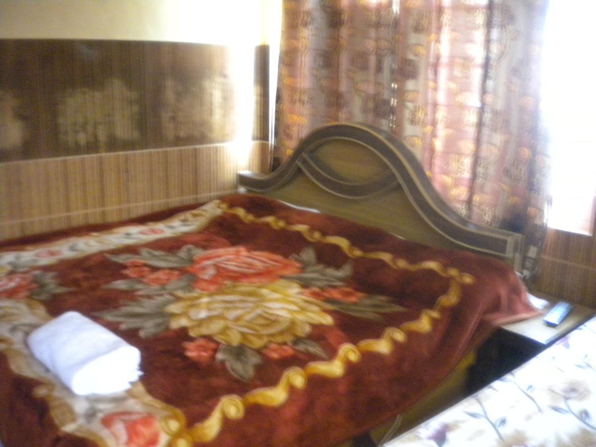 Blooming Dale Hotel Srīnagar Dış mekan fotoğraf